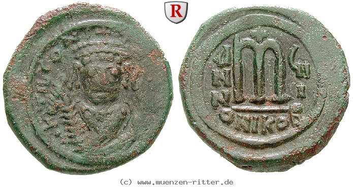 Klicken Sie auf das Bild um es auf Ihrem Rechner zu speichern byzanz-tiberius-ii-constantinus-follis/40859.jpg