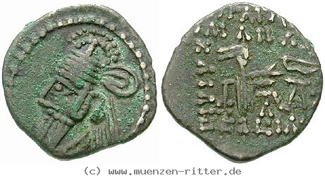 Klicken Sie auf das Bild um es auf Ihrem Rechner zu speichern parthien-osroes-ii-drachme/egri8282.jpg