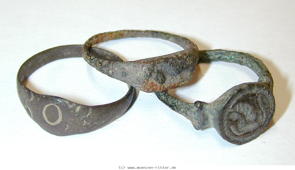 Klicken Sie auf das Bild um es auf Ihrem Rechner zu speichern rom-fingerring/26250.jpg