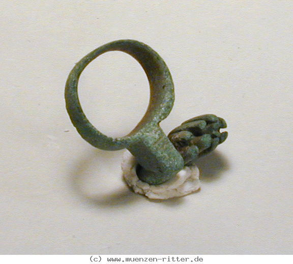Klicken Sie auf das Bild um es auf Ihrem Rechner zu speichern rom-ringschluessel/12280.jpg