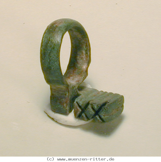 Klicken Sie auf das Bild um es auf Ihrem Rechner zu speichern rom-ringschluessel/12374.jpg