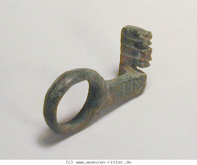 Klicken Sie auf das Bild um es auf Ihrem Rechner zu speichern rom-ringschluessel/12407.jpg